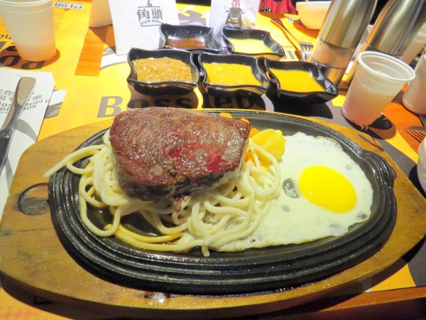 角頭炙燒牛排(士林陽明店):令人朝思暮想的角頭美味【士林/角頭炙燒牛排】