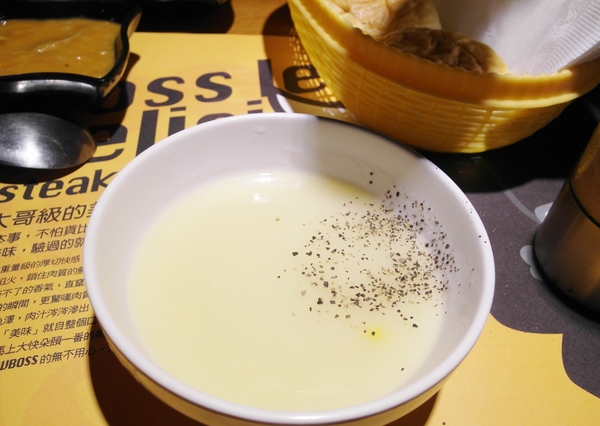 角頭炙燒牛排(士林陽明店)：【食記＊邀約】真心誠意打造大哥級的美味～『角頭炙燒牛排／士林陽明店』