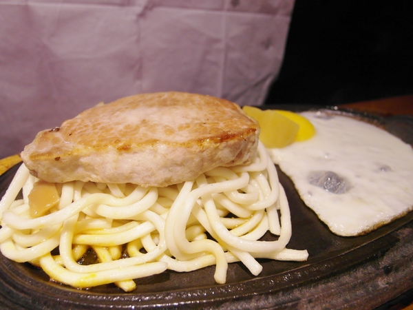 角頭炙燒牛排(士林陽明店)：【食記＊邀約】真心誠意打造大哥級的美味～『角頭炙燒牛排／士林陽明店』