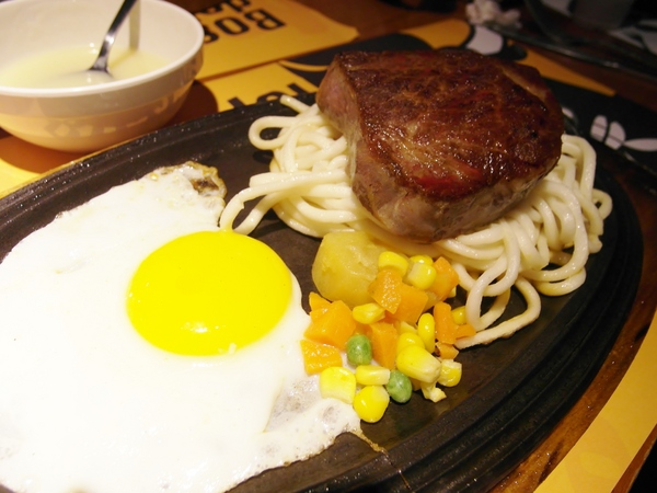 角頭炙燒牛排(士林陽明店)：【食記＊邀約】真心誠意打造大哥級的美味～『角頭炙燒牛排／士林陽明店』