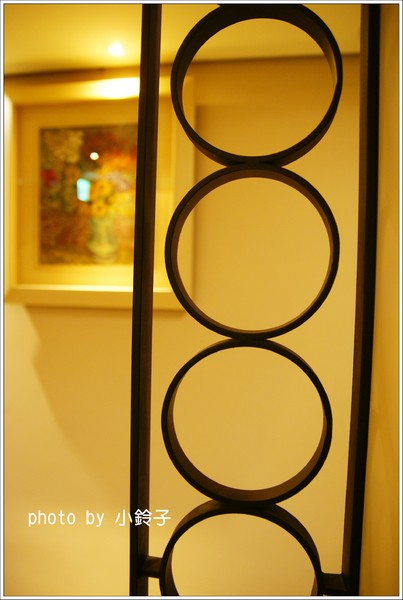 米卡沙旅店：台中「米卡沙旅店」彩色方塊旅店