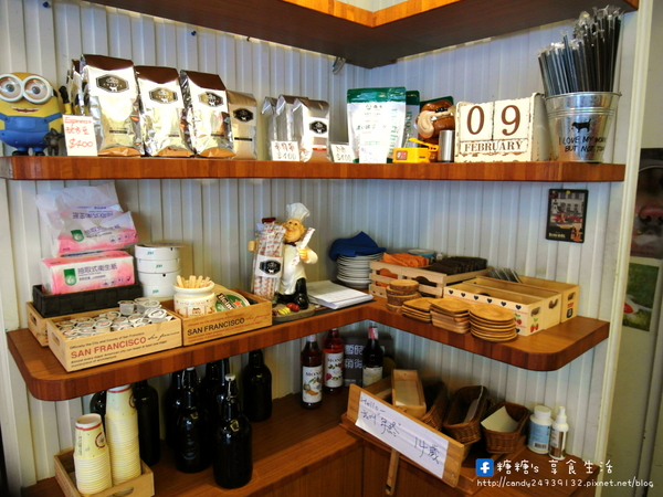 428cafe’:〖台中│美食〗428cafe’❤ 鄰近於科博館的小咖啡館,隱藏著超療癒~吸睛指數破錶的小熊維尼鬆餅,有原味、巧克力及抹茶三種口味唷!!