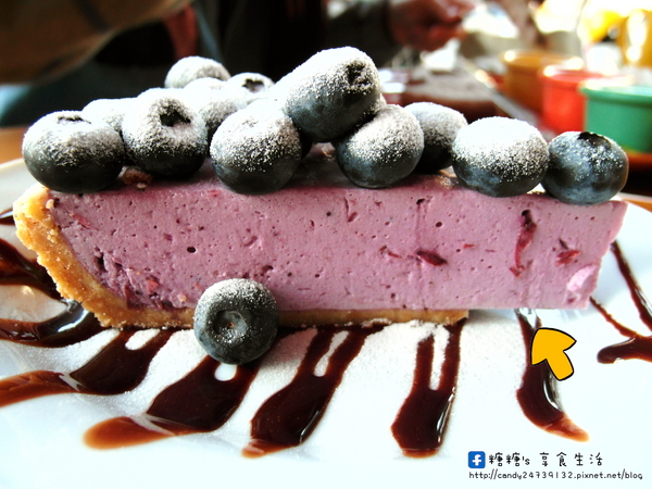 428cafe’:〖台中│美食〗428cafe’❤ 鄰近於科博館的小咖啡館,隱藏著超療癒~吸睛指數破錶的小熊維尼鬆餅,有原味、巧克力及抹茶三種口味唷!!