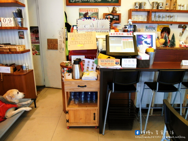 428cafe’:〖台中│美食〗428cafe’❤ 鄰近於科博館的小咖啡館,隱藏著超療癒~吸睛指數破錶的小熊維尼鬆餅,有原味、巧克力及抹茶三種口味唷!!