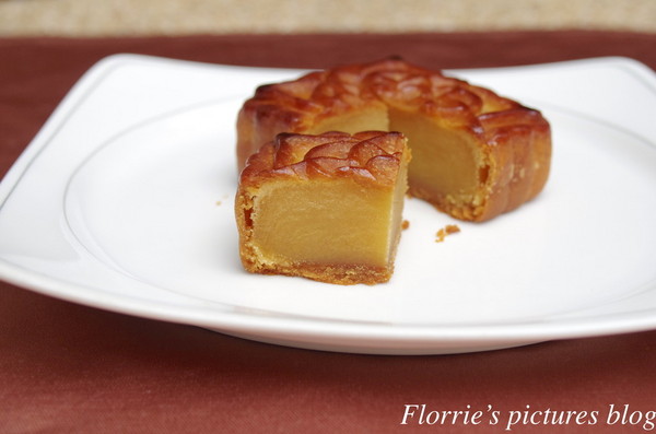 歐華酒店-歐麗蛋糕坊：邀約~歐華酒店--歐月廣式中秋禮盒~中秋禮盒推薦細膩的蓮蓉蛋黃，依舊是我的最愛