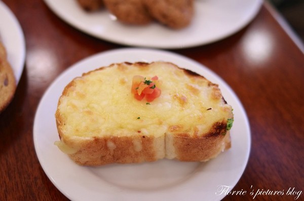 歐華酒店-歐麗蛋糕坊：邀約~歐華酒店--歐麗Cafe-歐麗下午茶~英式下午茶就是特別地吸引人丫