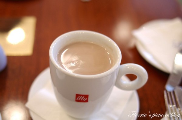 歐華酒店-歐麗蛋糕坊：邀約~歐華酒店--歐麗Cafe-歐麗下午茶~英式下午茶就是特別地吸引人丫