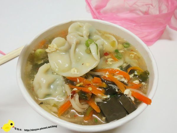 【新莊】金吉利川味牛肉麵,宵夜的好選擇-酸辣湯餃
