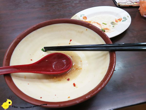 【新莊夜市】林家香菇赤肉焿-現做現炸雞捲