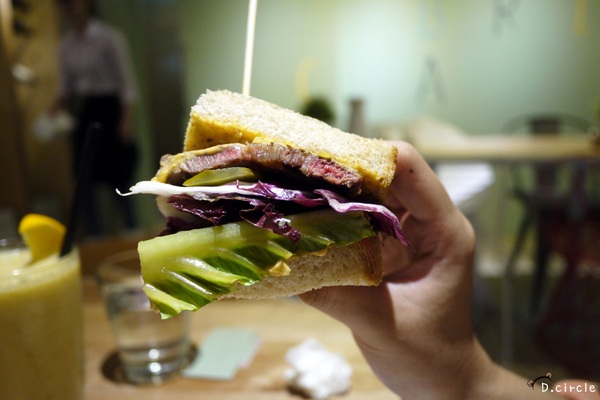 Fabrica 椅子:台北●大安區-Fabrica椅子~超特別菜單之澎派餐點+天然冰淇淋加碼上映!!XDD