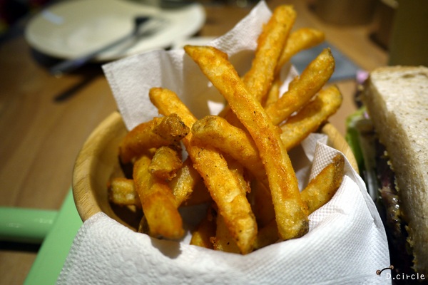 Fabrica 椅子:台北●大安區-Fabrica椅子~超特別菜單之澎派餐點+天然冰淇淋加碼上映!!XDD