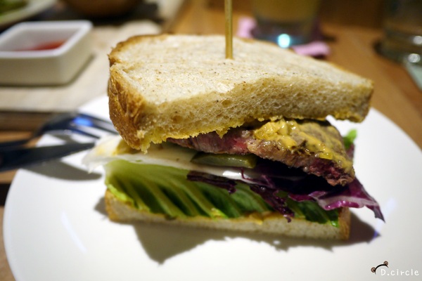 Fabrica 椅子:台北●大安區-Fabrica椅子~超特別菜單之澎派餐點+天然冰淇淋加碼上映!!XDD