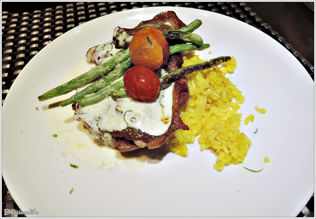 爐烤半雞佐法式白醬320-1