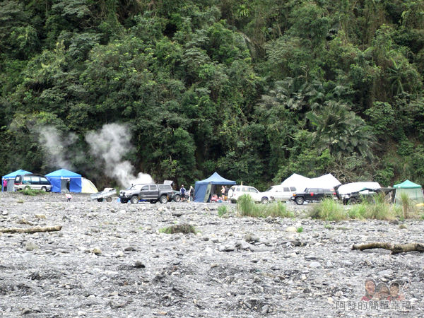 清水地熱08-一旁河床上的地熱露頭
