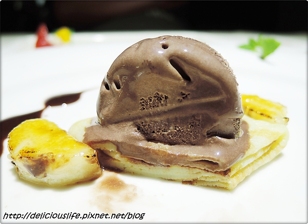 香蕉薄餅巧克力冰淇淋特