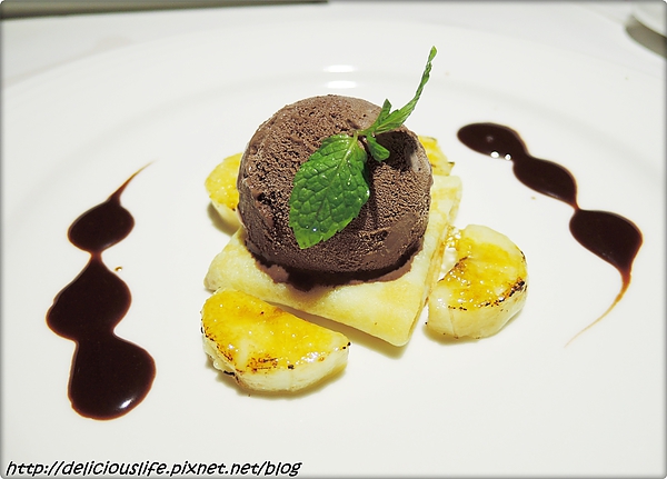 香蕉薄餅巧克力冰淇淋