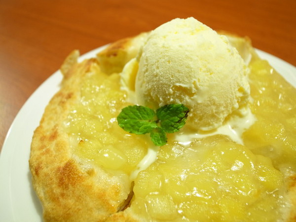 Vasa Pizzeria 瓦薩比薩(松車店)：＜台北｜松山｜比薩＞聖誕跨年大餐搶先吃～『瓦薩比薩(松車店)』