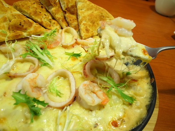 Vasa Pizzeria 瓦薩比薩(松車店)：＜台北｜松山｜比薩＞聖誕跨年大餐搶先吃～『瓦薩比薩(松車店)』