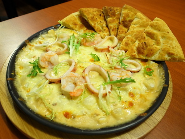 Vasa Pizzeria 瓦薩比薩(松車店)：＜台北｜松山｜比薩＞聖誕跨年大餐搶先吃～『瓦薩比薩(松車店)』