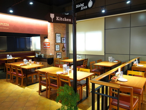 Vasa Pizzeria 瓦薩比薩(松車店)：＜台北｜松山｜比薩＞聖誕跨年大餐搶先吃～『瓦薩比薩(松車店)』