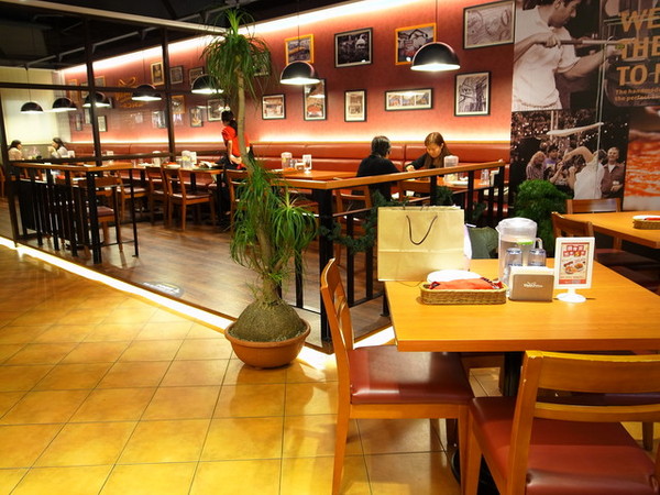 Vasa Pizzeria 瓦薩比薩(松車店)：＜台北｜松山｜比薩＞聖誕跨年大餐搶先吃～『瓦薩比薩(松車店)』