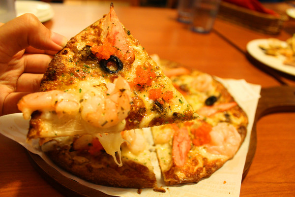 Vasa Pizzeria 瓦薩比薩(松山車站店)：[台北]手工美味創意披薩 松山車站店-Vasa Pizzeria 瓦薩比薩