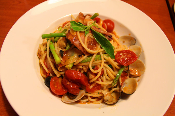 Vasa Pizzeria 瓦薩比薩(松山車站店)：[台北]手工美味創意披薩 松山車站店-Vasa Pizzeria 瓦薩比薩