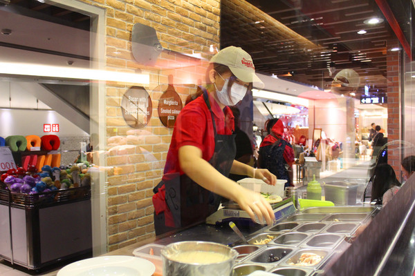 Vasa Pizzeria 瓦薩比薩(松山車站店)：[台北]手工美味創意披薩 松山車站店-Vasa Pizzeria 瓦薩比薩