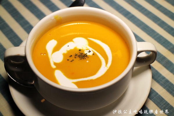 PS BUBU汽車餐廳：士林天母『PS BUBU汽車餐廳』寵物友善/義式主題餐廳/附完整菜單