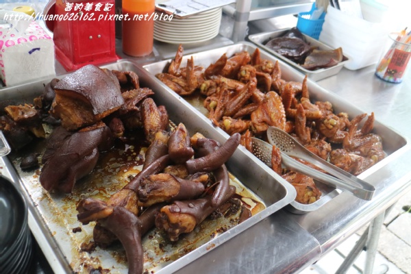 頂味執餃:【新北三重區】三重巷弄美食『頂味執餃』捷運菜寮站