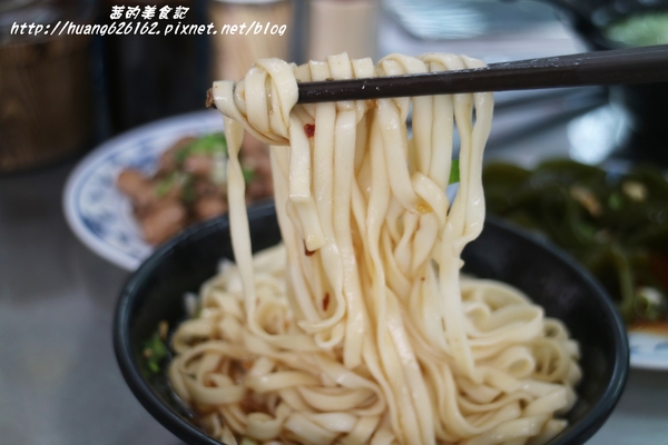 頂味執餃:【新北三重區】三重巷弄美食『頂味執餃』捷運菜寮站