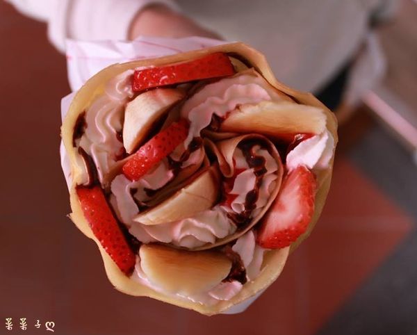 FUN Tower日式可麗餅：[台南東區] 魅惑人心的日式可麗餅 ♥『FUN TOWER』♥ 軟綿綿甜蜜蜜的初戀滋味