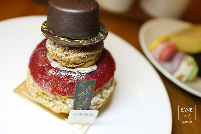Banbi217 美食旅遊: 小茶栽堂 馬卡龍牛軋糖、小茶捲蛋糕、玫瑰紅茶 (板橋環球店,板橋車站,下午茶,法式甜點)