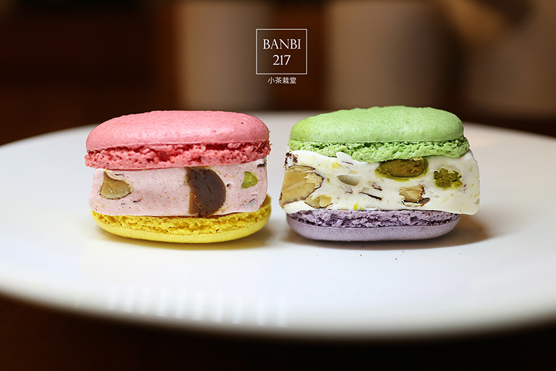 Banbi217 美食旅遊: 小茶栽堂 馬卡龍牛軋糖、小茶捲蛋糕、玫瑰紅茶 (板橋環球店,板橋車站,下午茶,法式甜點)