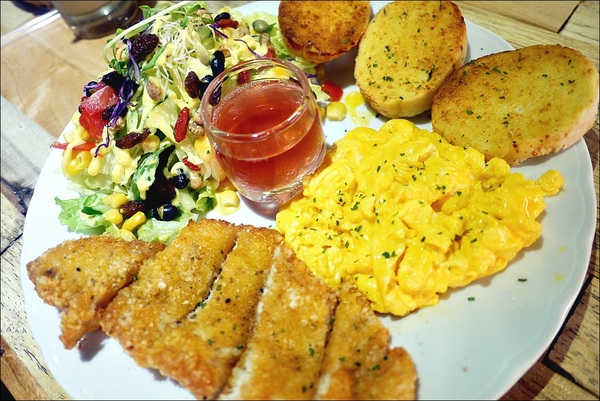 奈野咖啡2號店：台北古亭。奈野咖啡2號店 商業午餐首選！道道好吃不踩雷