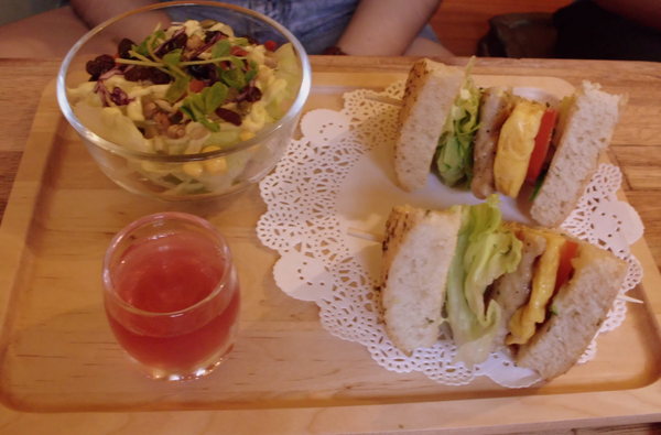 奈野咖啡2號店：【台北．捷運古亭站】奈野咖啡二號店－『享用愉快早午餐囉！』