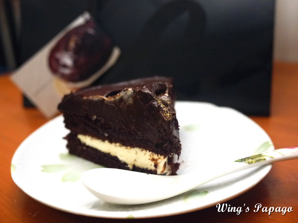 Color C'ode：低調奢華風。Color C'ode黑色經典巧克力蛋糕