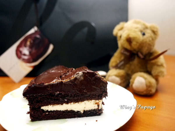 Color C'ode：低調奢華風。Color C'ode黑色經典巧克力蛋糕