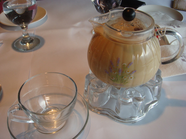 鳥窩窩私房菜(名統百貨店):河邊鳥籠中的悠閒午茶