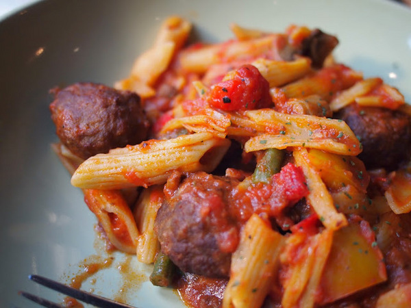 Damark Cafe 丹馬克咖啡：【食記】桃園Damark Cafe丹馬克咖啡SOGO店@中壢 : 舒適氣氛也有美味餐點,還是電視劇巷弄裡的那家書店拍片場景喔!