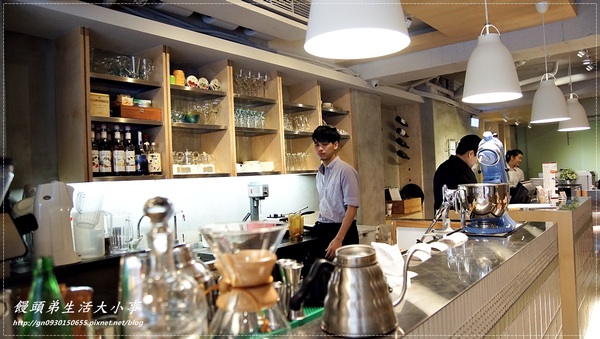 Fabrica 椅子:【食記/台北市】捷運美食~充滿時尚感的用餐空間♪♪ Fabrica 椅子♪♪