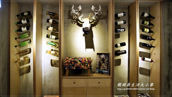 Fabrica 椅子:【食記/台北市】捷運美食~充滿時尚感的用餐空間♪♪ Fabrica 椅子♪♪