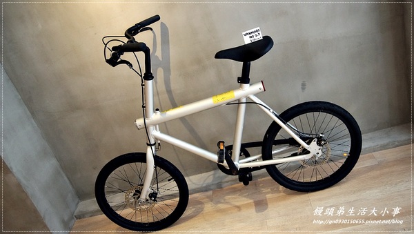 Fabrica 椅子:【食記/台北市】捷運美食~充滿時尚感的用餐空間♪♪ Fabrica 椅子♪♪