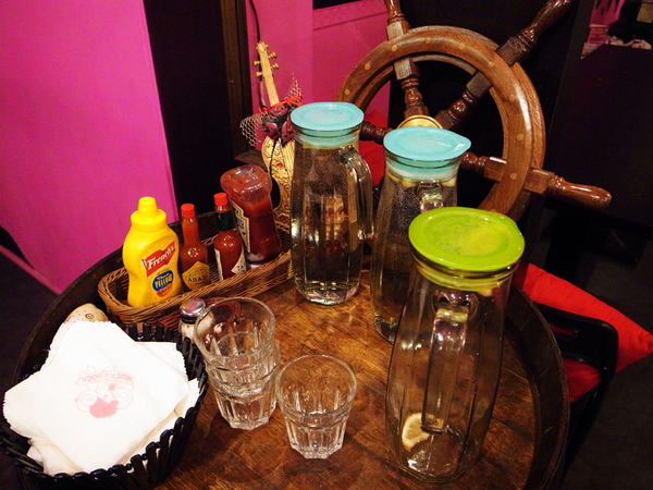 Rock Shock 驚嚇搖滾廚房：【台北】初訪「Rock Shock 驚嚇搖滾廚房」-爆漿布朗尼