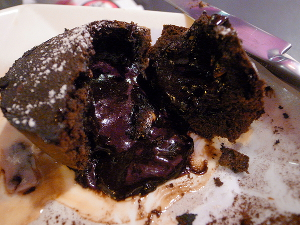 Rock Shock 驚嚇搖滾廚房：【台北】初訪「Rock Shock 驚嚇搖滾廚房」-爆漿布朗尼