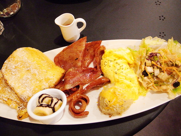 Rock Shock 驚嚇搖滾廚房：【台北】初訪「Rock Shock 驚嚇搖滾廚房」-爆漿布朗尼