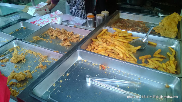 苑裡耕牛園市場雞排:【食記】苗栗苑裡-耕牛園炸雞之秒殺雞塊 : 隱藏於市場中的銅板美食