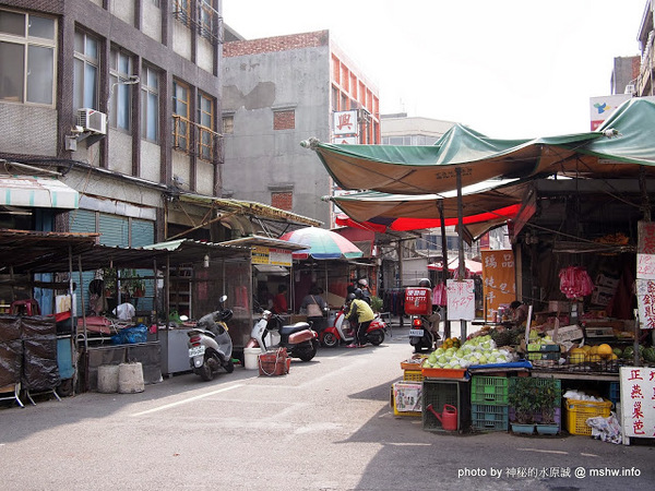 苑裡耕牛園市場雞排:【食記】苗栗苑裡-耕牛園炸雞之秒殺雞塊 : 隱藏於市場中的銅板美食