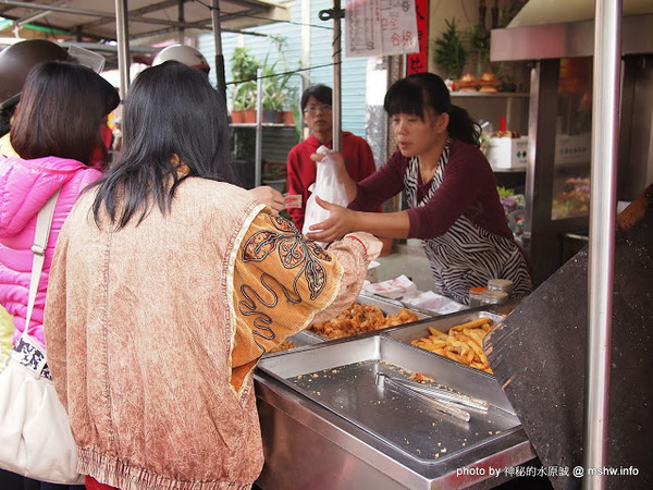 苑裡耕牛園市場雞排:【食記】苗栗苑裡-耕牛園炸雞之秒殺雞塊 : 隱藏於市場中的銅板美食