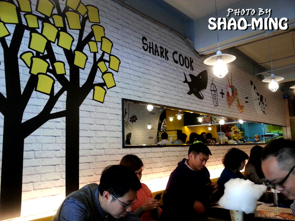 鯊魚咬吐司：(台中)學士路總店『鯊魚咬吐司』輕鬆活潑美味早午餐